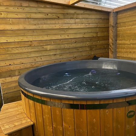 The Alpaca Farmhouse With Hot Tub And Alpaca Experience Included Dromara Exterior foto