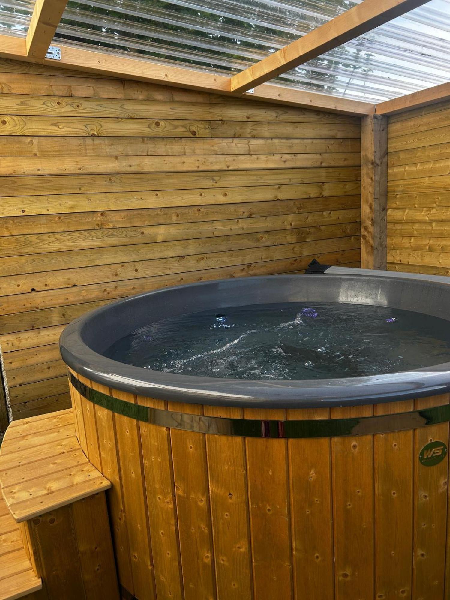 The Alpaca Farmhouse With Hot Tub And Alpaca Experience Included Dromara Exterior foto