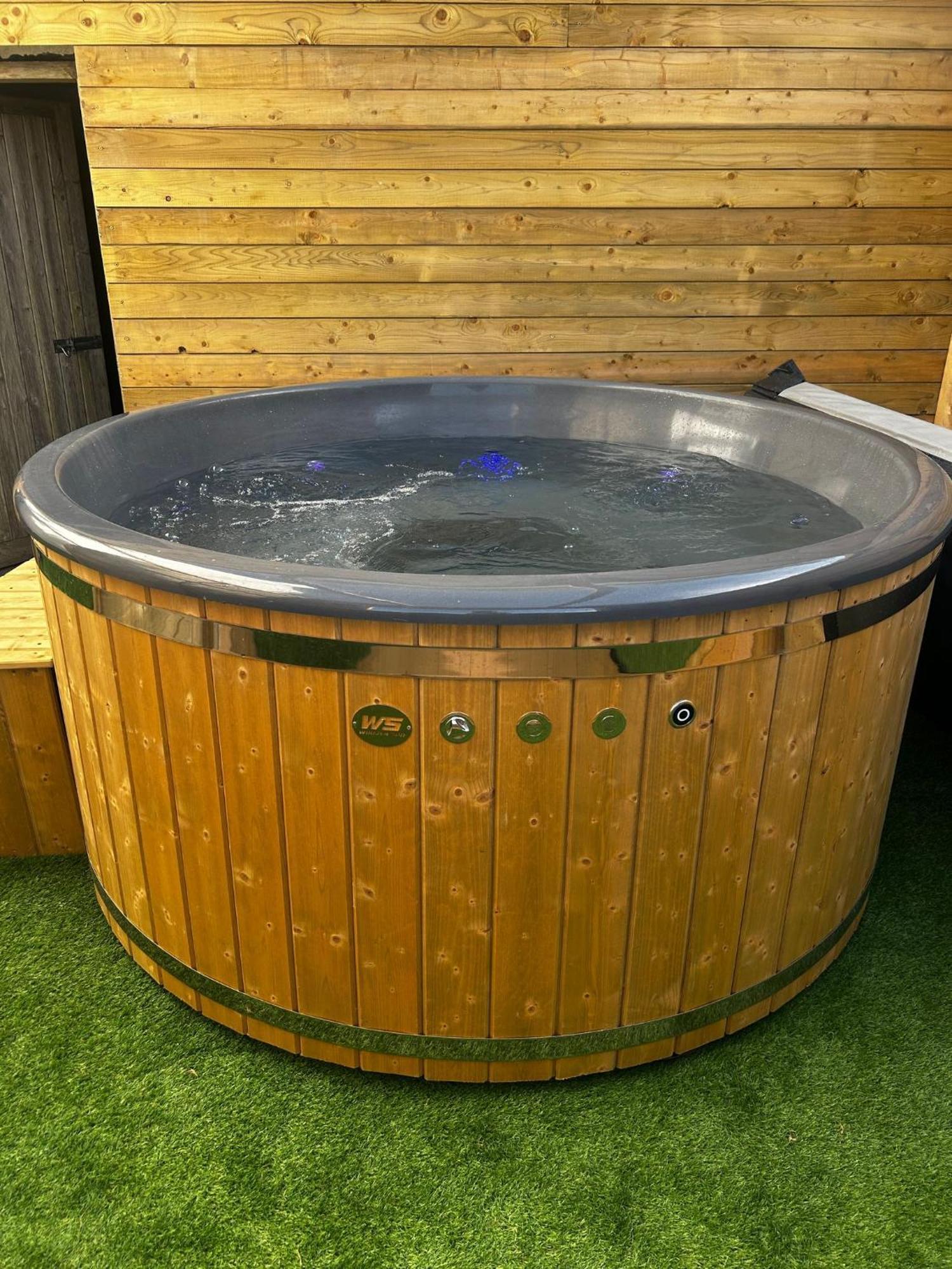 The Alpaca Farmhouse With Hot Tub And Alpaca Experience Included Dromara Exterior foto